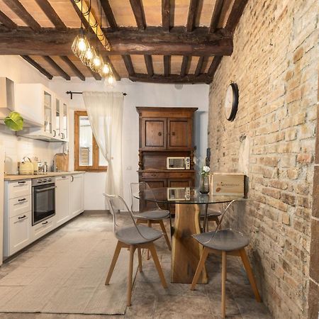 Casa Vesta Apartment San Gimignano Bagian luar foto